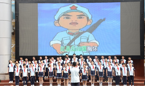 五(4)班演唱歌曲《红星闪闪》 五(4)班演唱歌曲《红星闪闪》