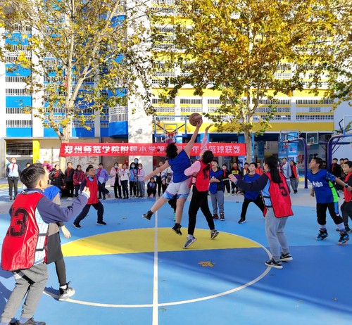 巾帼不让须眉,努力蹦得更高! 巾帼不让须眉,努力蹦得更高!