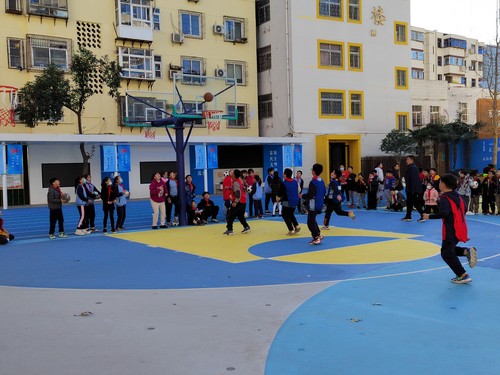 看,球进了! 看,球进了!