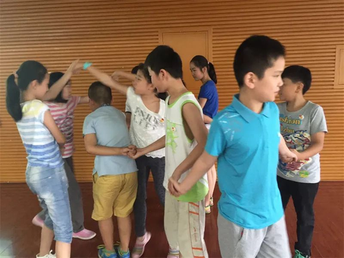 7心理团体辅导“心有千千结” 7心理团体辅导“心有千千结”