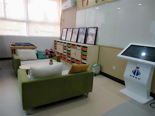 12明亮清新的接待室 12明亮清新的接待室