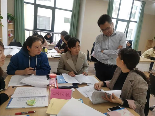 10课程纲要编写工作坊进行中 10课程纲要编写工作坊进行中